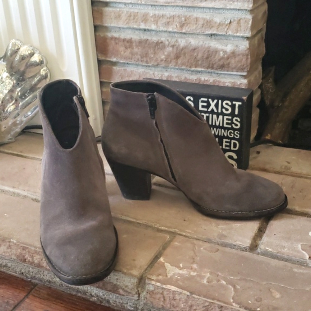 Paul Green Grey Suede Delgado Boots Size 7